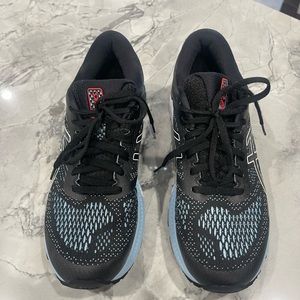 Women’s Running Shoes